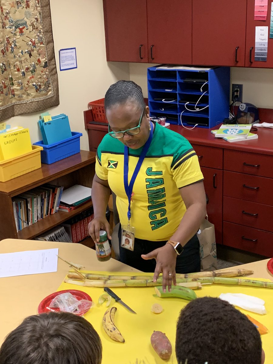 annreidyoung's tweet photo. Thank you @CooteMrs for a WONDERFUL presentation on Jamaican culture! 🙌😍 🇯🇲 #TrinityLearns #Trinity6th https://t.co/JNRyQAQrfQ