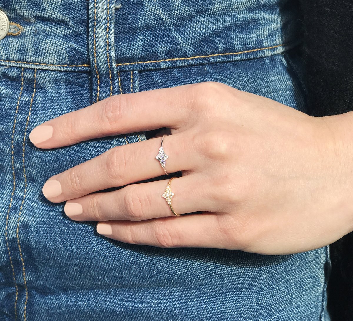 Stone_Paris's tweet photo. Jade rings, made with love 💘
https://t.co/YUlrONjYrm
#stoneparis #finejewelry #ring #gold #diamond #jotd #jewels #jewelry #jewelryaddict #jewelrydesigner #jewelrydesigner #jewelrygram #pfw https://t.co/EBzJCMNGbG