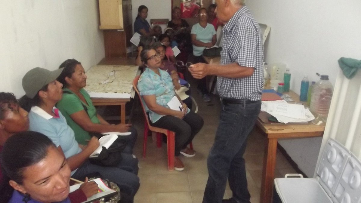 📸 || Demostración de Saberes de Elaboración de Productos de Limpieza por parte de Humberto Gordon al personal del <a href="/NvaInces/">Nva Esparta INCES</a> 
#SomosInces 
<a href="/WuikelmanAngelP/">Wuikelman Angel P.</a> <a href="/alexincesne/">ALEX J.A</a> @psuvaristobulo <a href="/DanteRivasQ/">Dante Rivas</a>