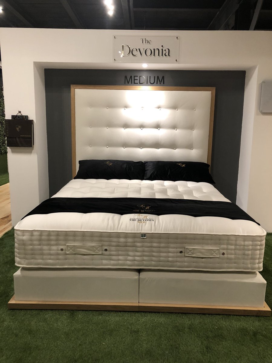 These beds are so luxurious and absolutely gawjus. Pop along and take a look @BedDartmoor