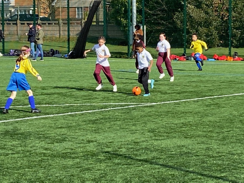 WickhamCourtSch's tweet photo. Fantastic skills by our footballs. #wcssports https://t.co/uqbpLlga3z