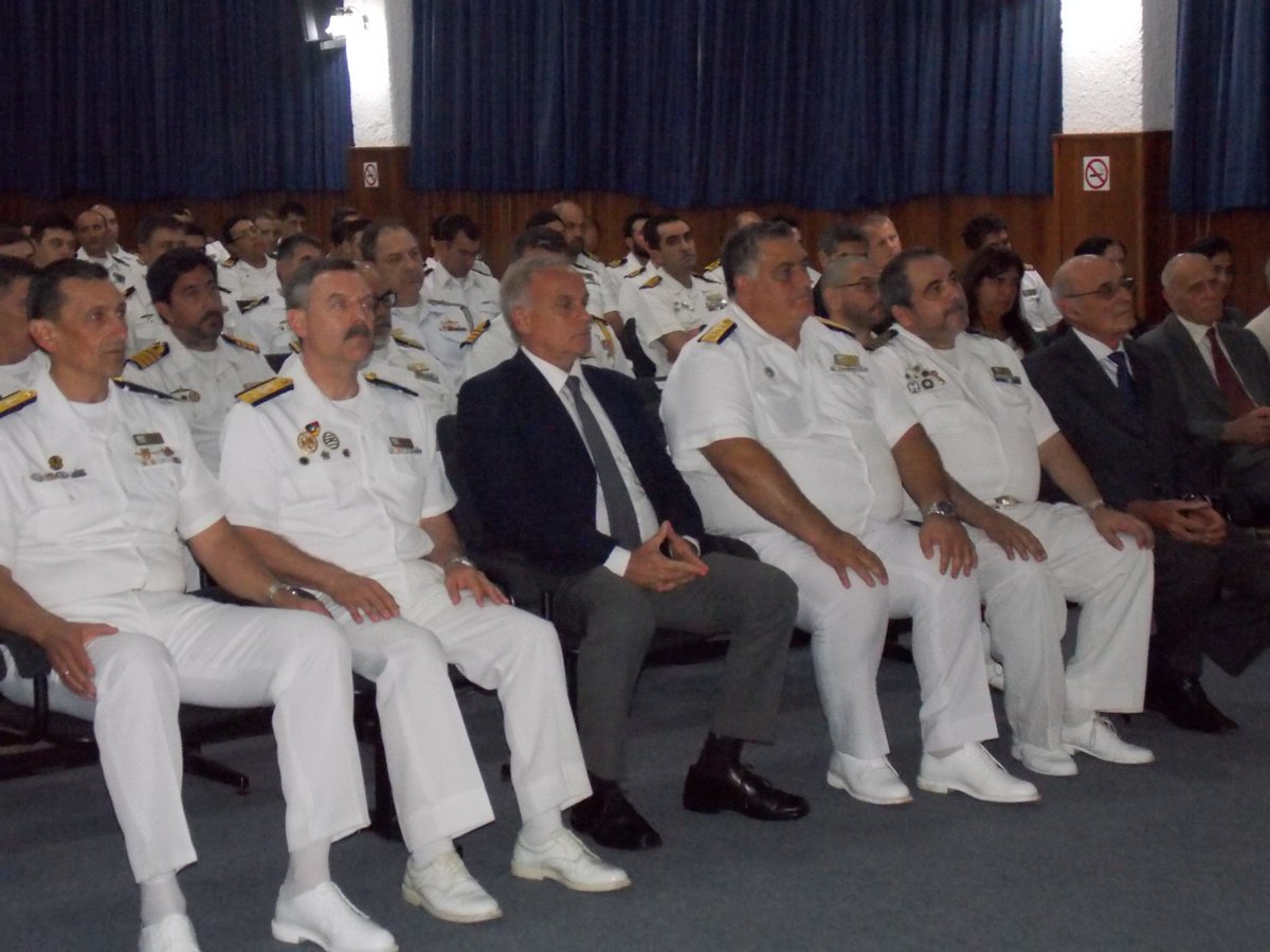 ESGUE3's tweet photo. La Escuela de Guerra Naval celebró el asado 6 de marzo su 79° Aniversario y dio comienzo a los Cursos del año lectivo 2020. ESGUE comenzó el año lectivo 2020 de la Escuela con una exposición sobre la actividad académica prevista para el año, de parte del Director del Instituto. https://t.co/FjFXJgGTqO