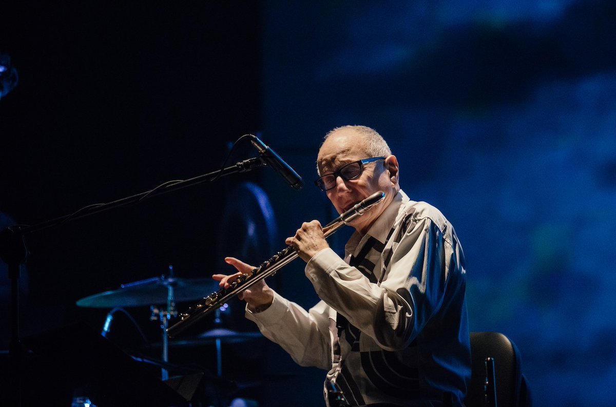PhilipGlassEns's tweet photo. Happy birthday Jon Gibson - flutist, saxophonist, and one of PGE’s founding members.
You can hear his solo on this recording of Façades from Glassworks: https://t.co/xWqt0Vsq10
#jongibson #philipglassensemble #philipglass #glassworks https://t.co/FdAQ9R2OKg