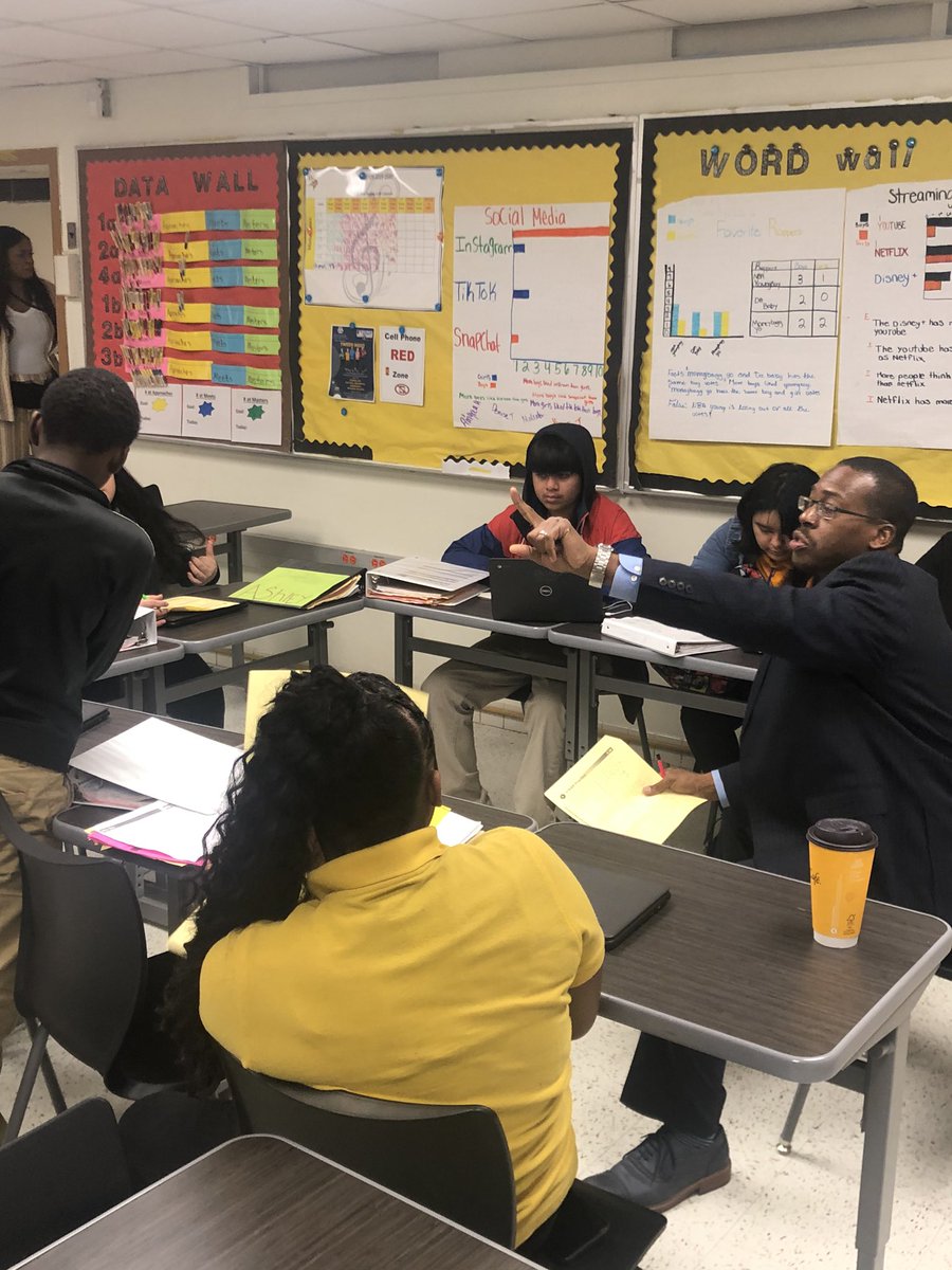 Educ8torHicks's tweet photo. Small groups here...small groups there....SMALL GROUPS EVERYWHERE in SW NETWORK! #swnetworknews @MRamirezDISD @REALESTmccoy_A @surray @LEAD_DallasISD @dallasschools https://t.co/eWsAaz9KmS
