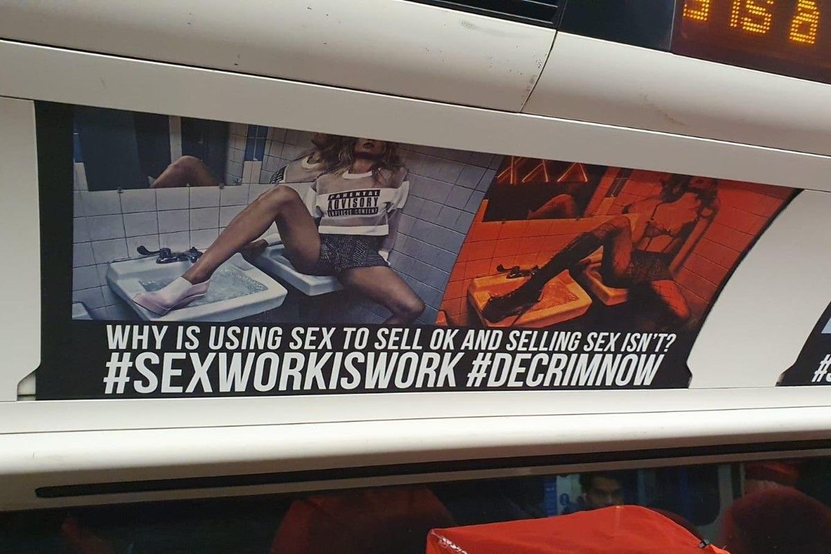 cam4_gay's tweet photo. Decrim Now takes the fight for Sex Workers' rights to the tube 🙌
@waite_thom | @Dazed
📷: @pastachips
@frankiemiren @ukdecrimnow #WorkerStatus #SexWorkersRights #DecrimNow #SexWorkIsWork https://t.co/IX7Qir7c4t https://t.co/Mvuc2EENBp