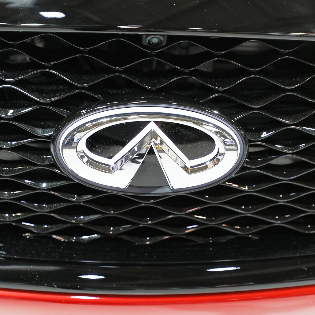 INFINITICanada's tweet photo. The best place to explore your new INFINITI? The @AutoShowCalgary (which opens today) or your local #INFINITI showroom. #AutoShowYYC https://t.co/uPzK1hDXUm https://t.co/SeBuj60UII