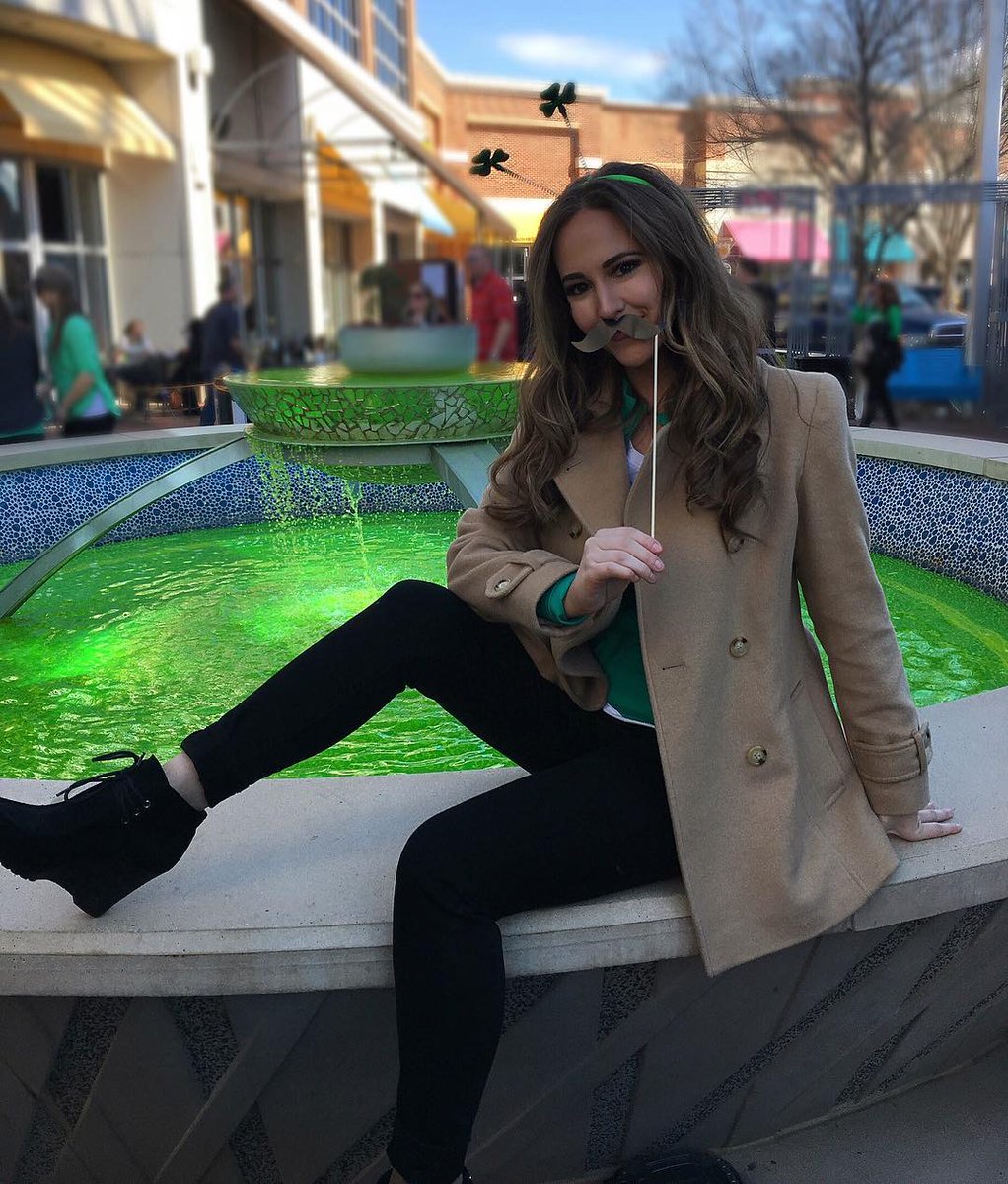 THREE MORE DAYS! 💚🍻☘️
Live music, pop up market, drink and food specials, yoga, and more! Check out our Facebook events page for more info