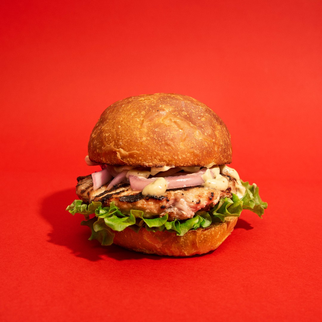KQ_Burger's tweet photo. Happy Hump Day! Check out our Turkey Burger with pickled red onion, beefsteak tomato, and avocado mousse. 😋🤤

#burger #burgerandfries #openinphl #phillyeats #suburbeats #wynnewoodpa #drexelu #upenn https://t.co/bLKkYL6EuA