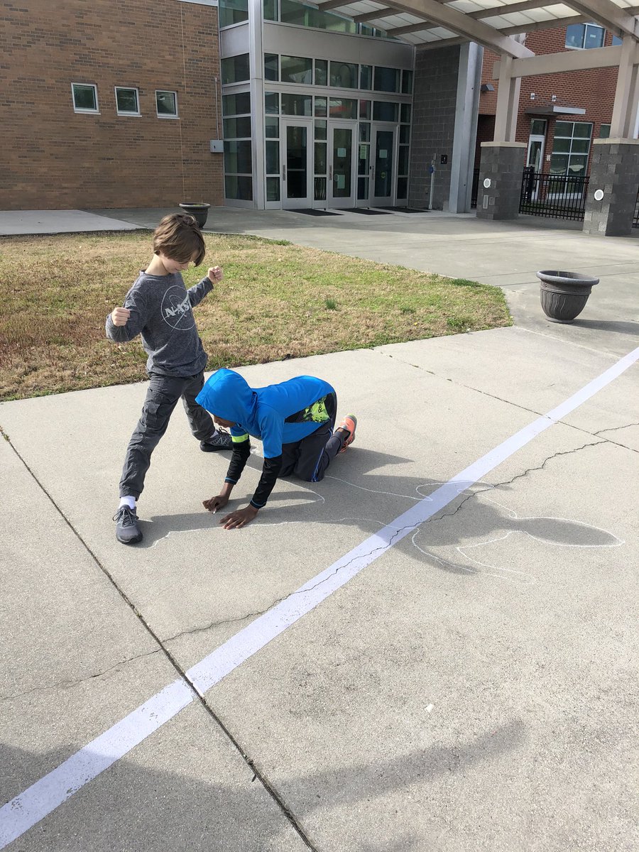 AbbyHudson17's tweet photo. This morning we traced our shadows and will look at the changes this afternoon based on the position of the π@BrierCreekES Some got creative with their poses π#teamwork #objectsinthesky https://t.co/BLj2Klx6gU
