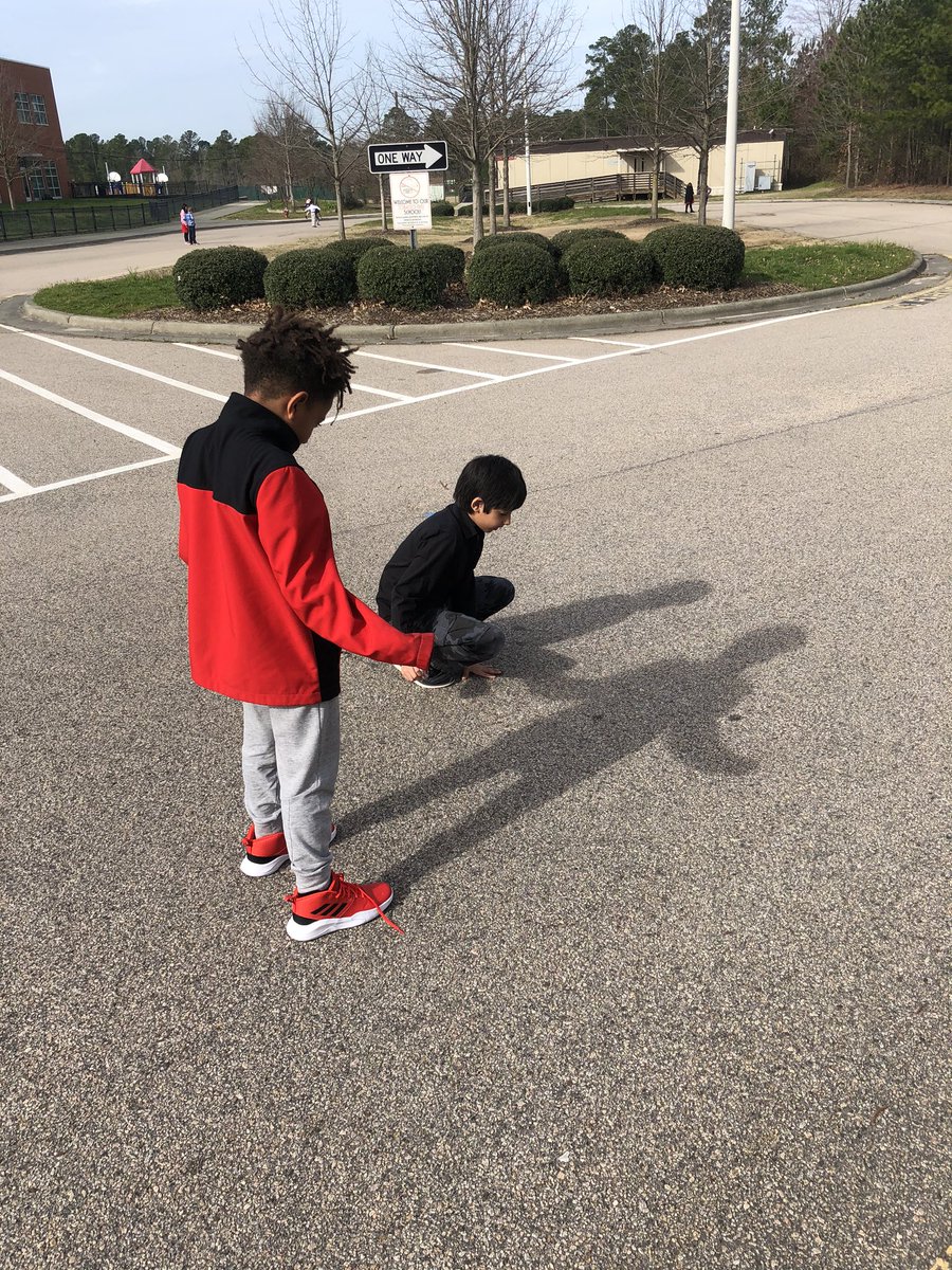 AbbyHudson17's tweet photo. This morning we traced our shadows and will look at the changes this afternoon based on the position of the π@BrierCreekES Some got creative with their poses π#teamwork #objectsinthesky https://t.co/BLj2Klx6gU