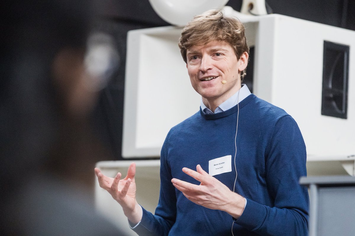 Hessen_Agentur's tweet photo. #LOEWE-Fachforum "Sicher. Gesund. Digital."  in #Darmstadt: Martin Schüller (Geschäftsführer @VacayHQ) zum Thema "Anwendung von maschinellem Lernen in der Psychotherapie - Ein Statusbericht".

(Foto: Dennis Möbus)

⬇️
https://t.co/2S24KwztNL https://t.co/vSYWQdQPPV