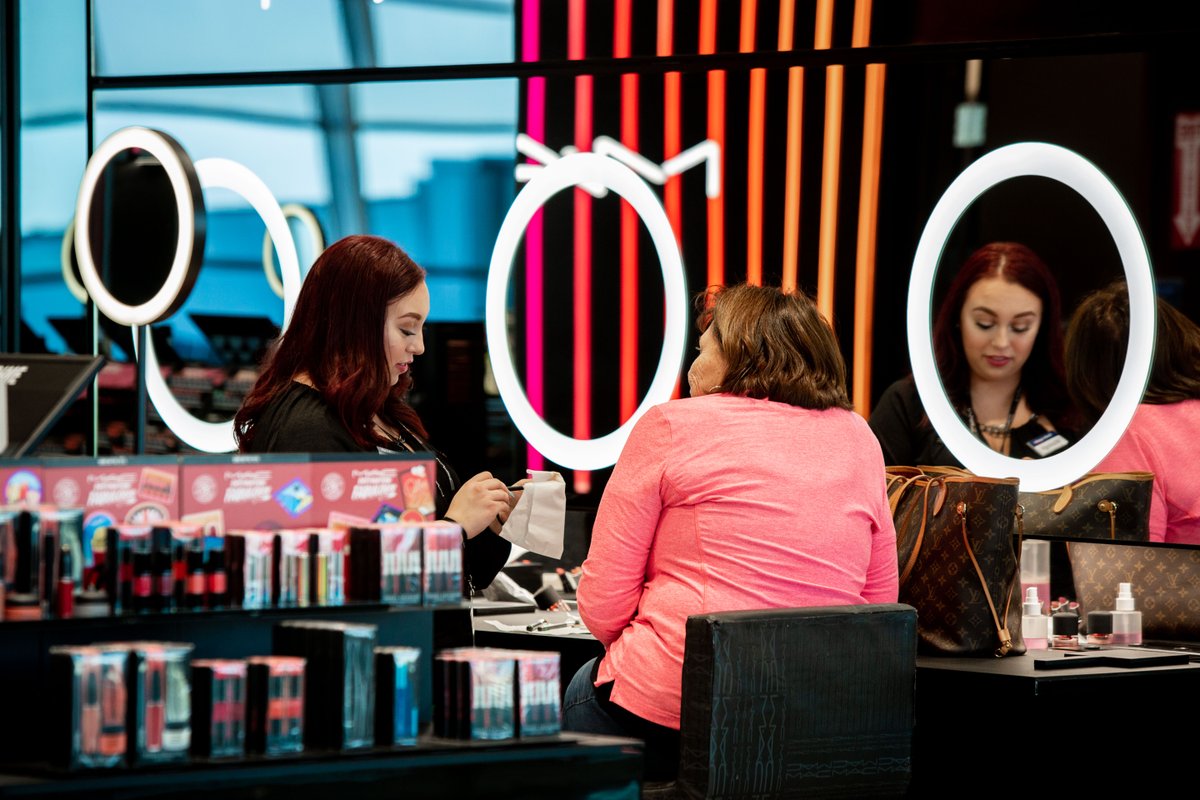 INDairport's tweet photo. We are excited to welcome a brand new @PLshopdinefly retail option, @MACcosmetics to IND! Located near gate B8, make sure to check out this new store and pick up some makeup must-haves before boarding your next flight. #MACatIND https://t.co/LkddPWc8W9