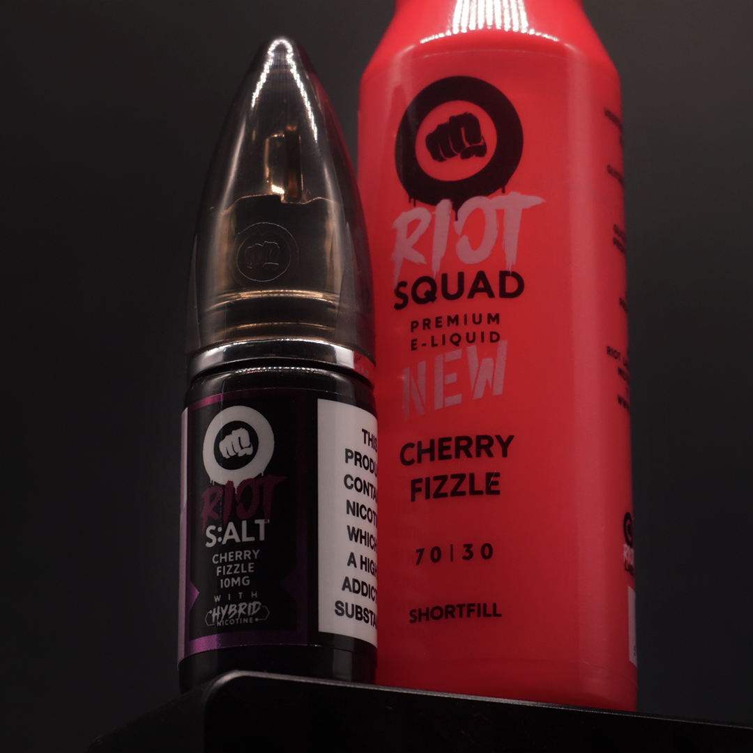 Rioteliquid's tweet photo. Which do you prefer to get your Cherry Fizzle hit?
Drop a 🍒below for RIOT S:ALT or a 😍for 70/30!
#riotsquadeliquid #jointheriot #cherryfizzle #new #neon #tattoo #vape #vapelife #vapelyfe #vapecommunity #subohm #electric #cloudchasing #notblowingsmoke https://t.co/ApasybDIpO