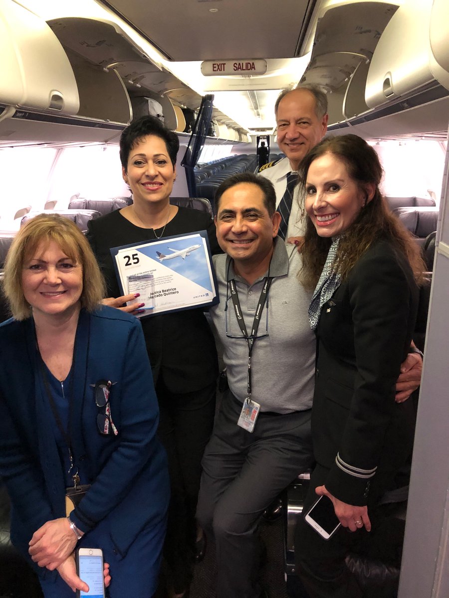itizarry's tweet image. #UAIFSbaseIAH congratulates Jessica on 25 yrs of service @weareunited ✈️ Thank u 4 all u do! @crystalhIAH @hka4htide