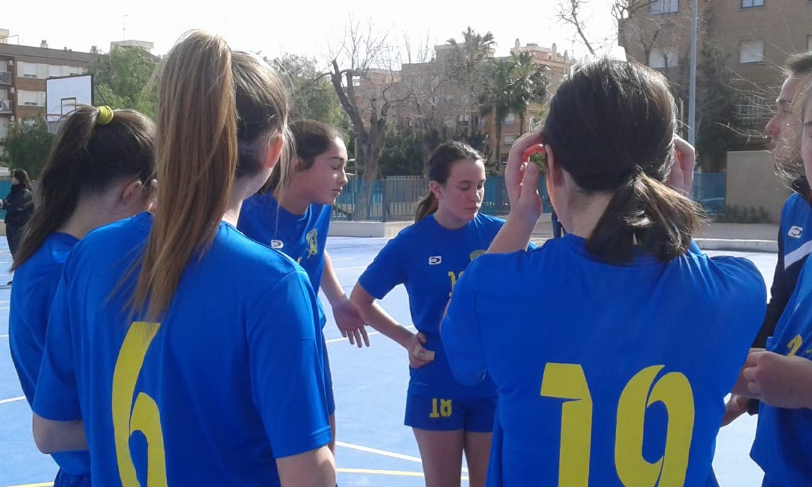 BmComenius's tweet photo. El cadete fem viajaba para su debut copero🏆
Y por desgracia no fue bien☹️... Derrota de nuestras chicas ante C Bm.Villar por 34-27.
Esto acaba de empezar chicas, sólo queda trabajar, trabajar, trabajar...
Ánimo!👏
.
.
💛💙 https://t.co/LkBBtbB6us