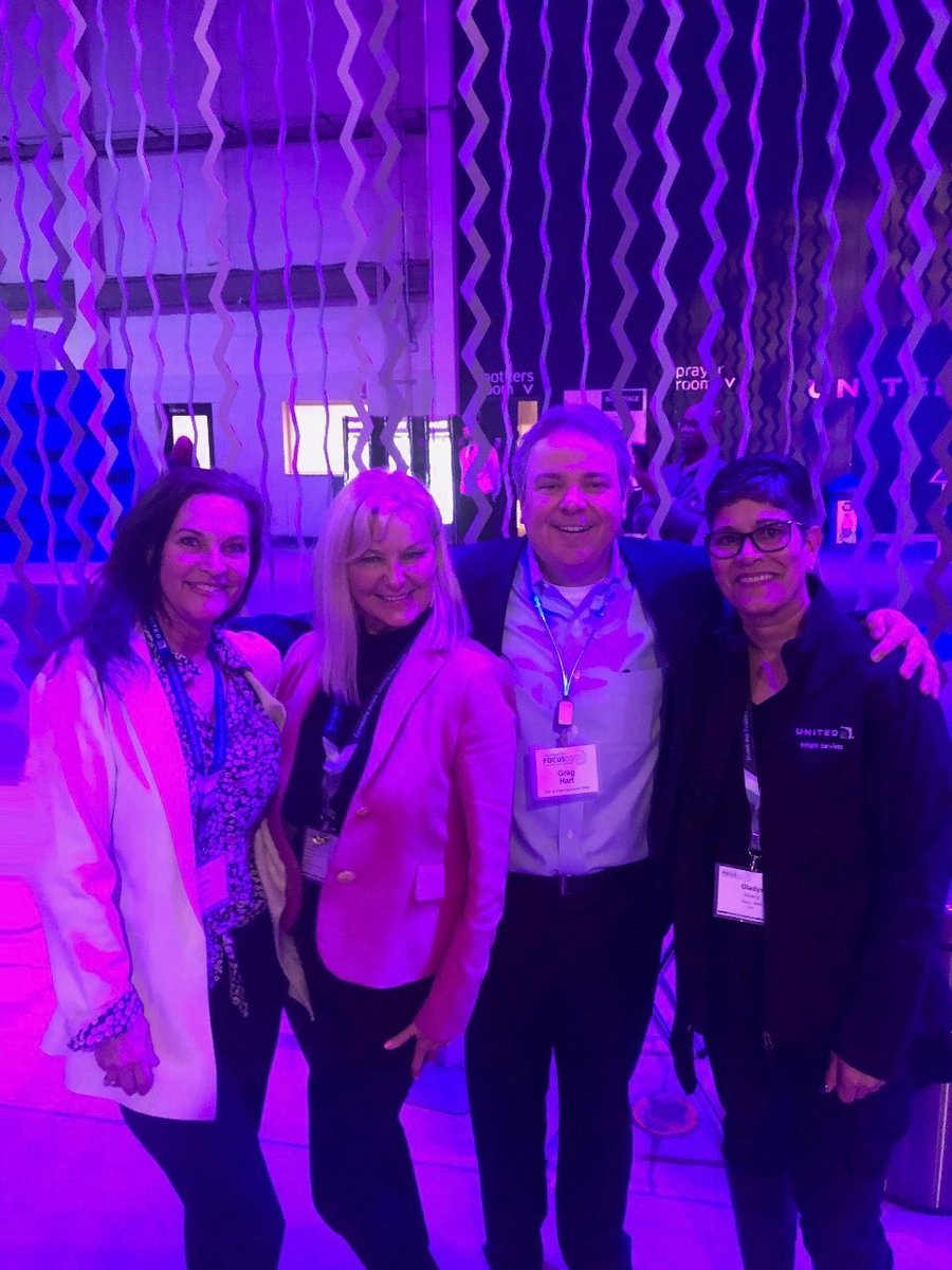 itizarry's tweet image. Nothing is better than spending time with great friends, especially those you haven’t seen in yrs❤️ @weareunited we are a huge family ✈️ @susanvice02 @donnahav @ReisOtero @MDeniseMurray1 @CraigGotfried