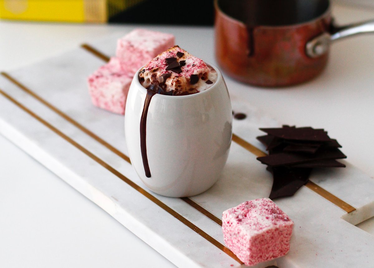 LussoTravel's tweet photo. .@vakkarumaldives have teamed up with The Magnolia and @marshmallowist for an unforgettable experience this #Easter. From 12 – 16 April 2020, The Marshmallowist, the UK’s first producer of gourmet #marshmallows, will be on the island offering bespoke treats for #Vakkaru guests. https://t.co/Srb13CiIja