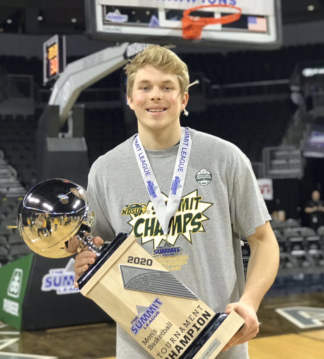 Jaxonknotek2's tweet photo. WE GOING DANCIN’ ... BACK TO BACK 🕺💃🤷‍♂️ @marchmadness https://t.co/oxR3h52Uo4