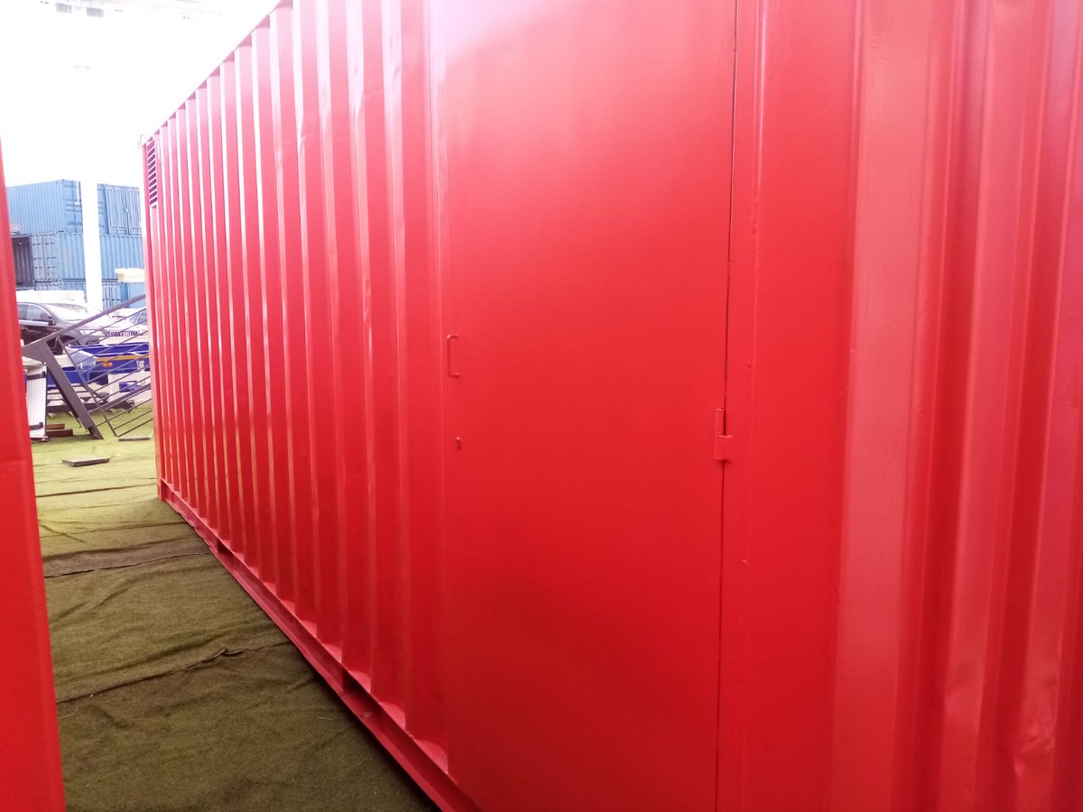 StreetBoxCo's tweet image. Llévate nuestro nuevos contenedores camerino! Ponle espejos y listos para maquillaje y producción! #Audiovisuales #Concierto #Produccion #Eventos