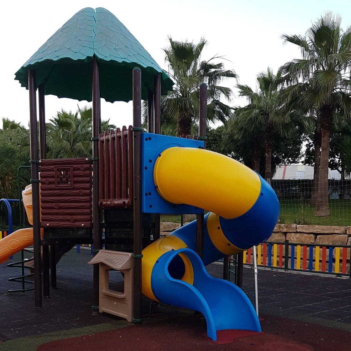 MEGATODPLAY's tweet photo. Trabajo terminado #Marbella #Malaga #parquesinfantiles @FMegatod https://t.co/rU31VlNpUH