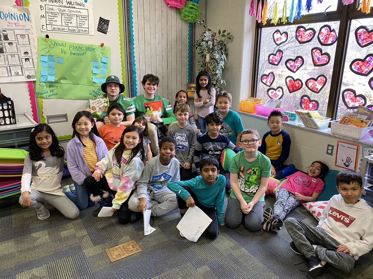 Stevenson2ndGr's tweet photo. Thank you to @novifootball for reading our second graders some wonderful books this week! What great student leaders sharing a love for reading! #dfhappyclassrooms #novipride https://t.co/AZj8w5qVv0
