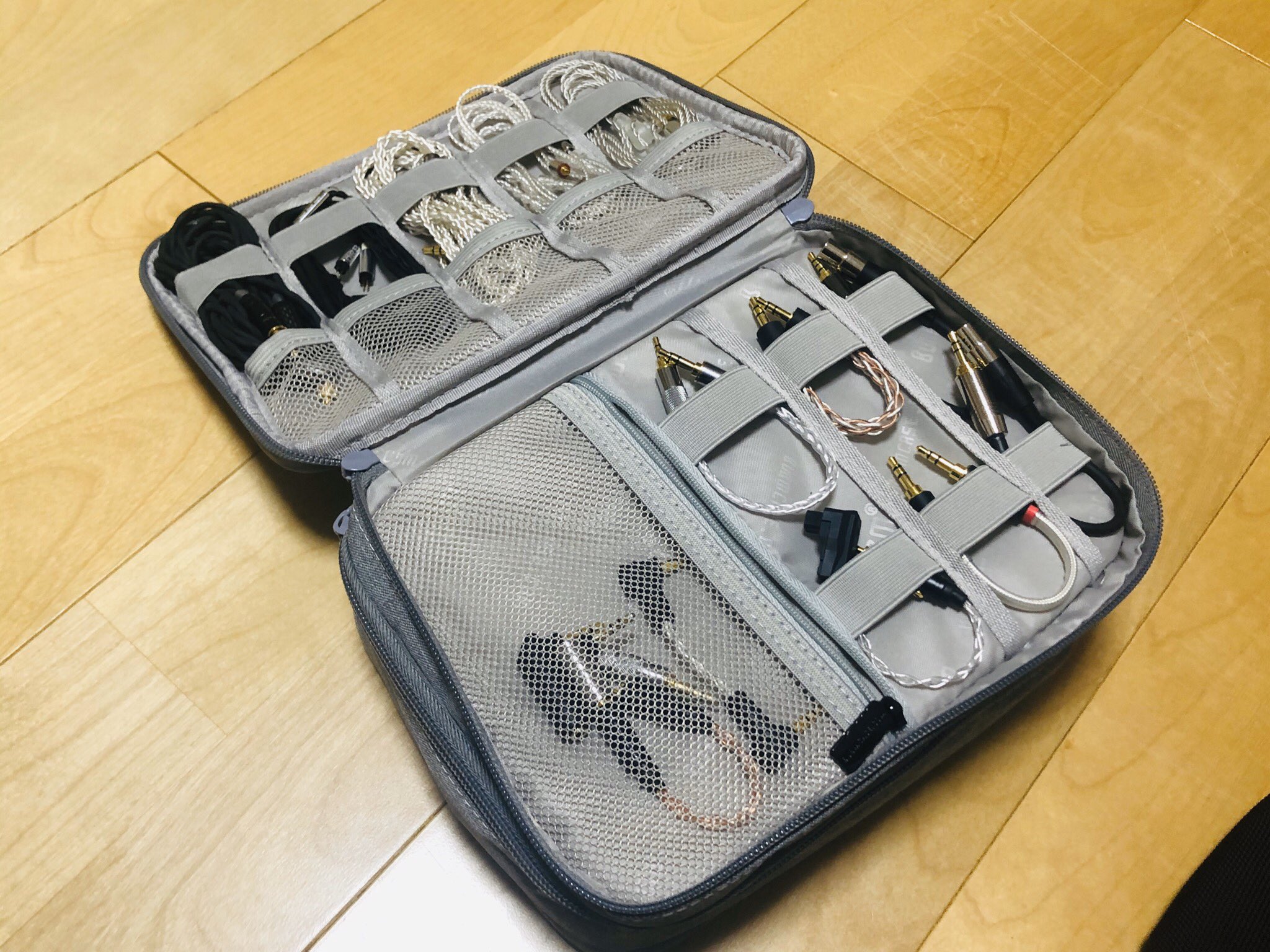 تويتر 子育て侍 على تويتر Amazonで バッグインバッグ で検索していく中で見つけた2層ポーチ 普段鞄の中に入れてるポタオデ主力が全てキッチリ収まるサイズ感良き しかも安いし T Co Xdmsyxu7ji T Co Hf2attrdwe