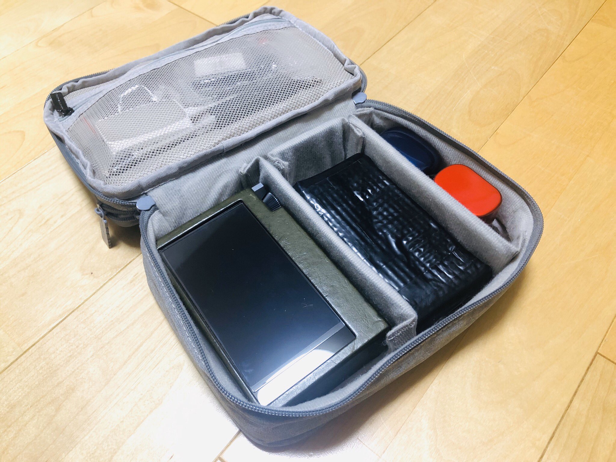 تويتر 子育て侍 على تويتر Amazonで バッグインバッグ で検索していく中で見つけた2層ポーチ 普段鞄の中に入れてるポタオデ主力が全てキッチリ収まるサイズ感良き しかも安いし T Co Xdmsyxu7ji T Co Hf2attrdwe