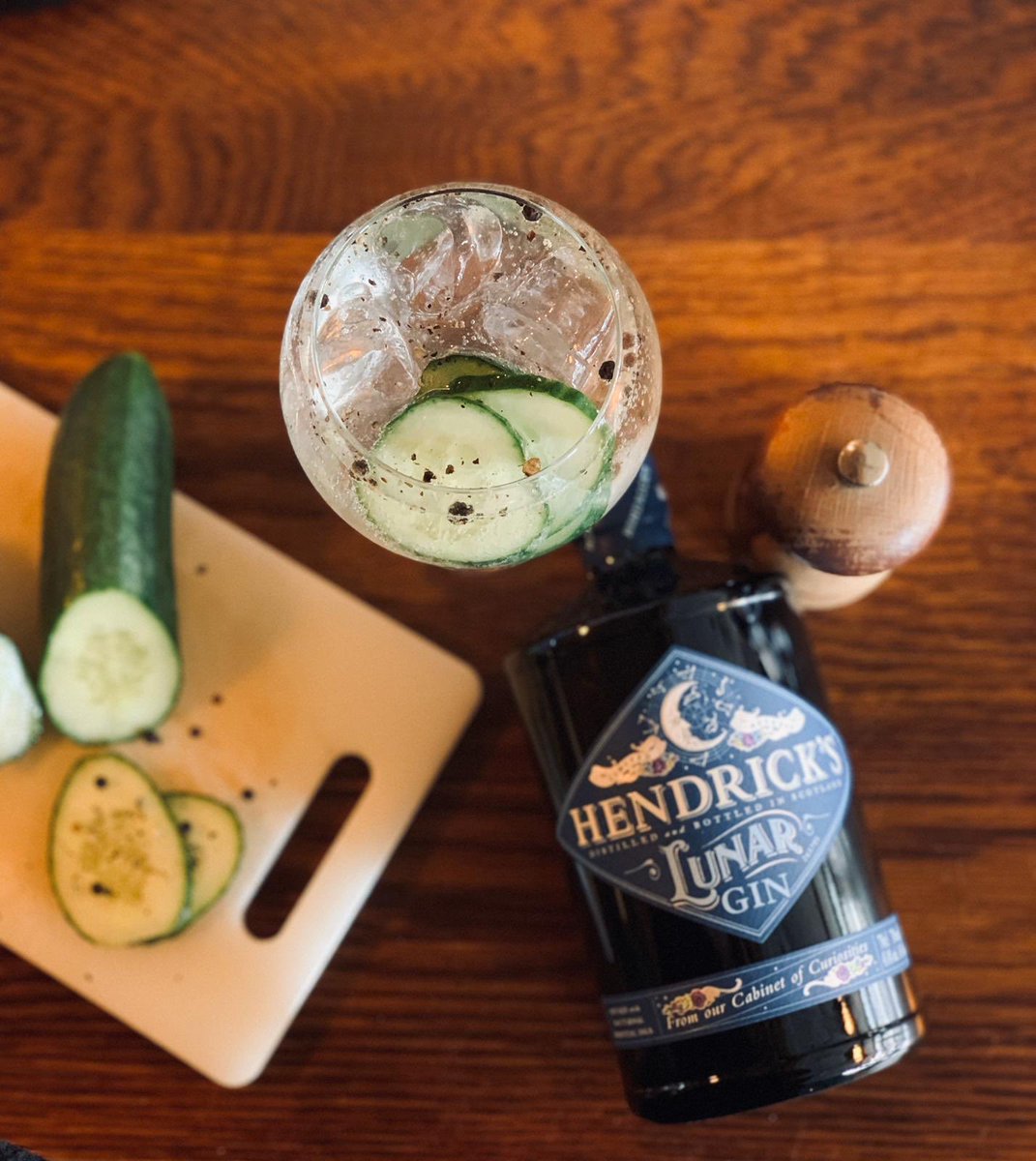 ShaftesburyPub's tweet image. #CucumberCurrencyDay is fast approaching so make sure you download our app ‘On Tap’ for your free #hendricks &amp;amp; #fevertreetonic  

youngs.co.uk/on-tap-app