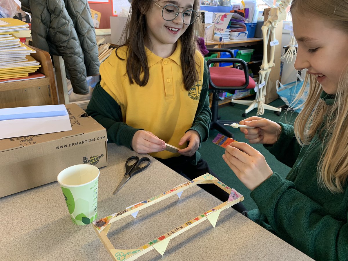 Gavin_Sharp_73's tweet photo. Extra special vibe to this afternoons @laura_primary @primaryengineer session in Class 7 @stbedes_roth Our #STEM stars have made great progress on both their cars #youngengineers https://t.co/xmlNaFFMNK