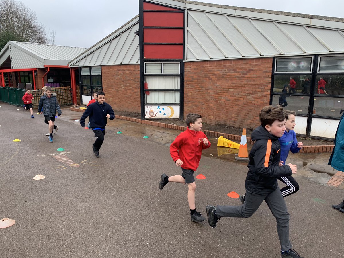 PPSMrCleaves's tweet photo. Year 6 pupils enjoyed their daily mile again today. @PPSMrsSymes @PPSHealth_Well https://t.co/EErLlxV87Z