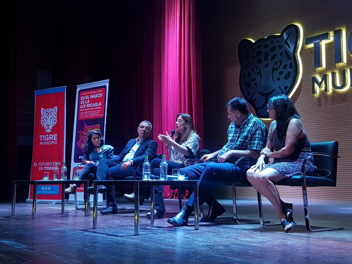ZamoraJulio's tweet photo. #Ahora - De la mano de la ministra provincial @EstelaDiaz63, junto al equipo del @MinGenerosAR, inicia la capacitación a funcionarios y funcionarias en políticas de género e igualdad.  #LeyMicaela https://t.co/odtyMIEVf2