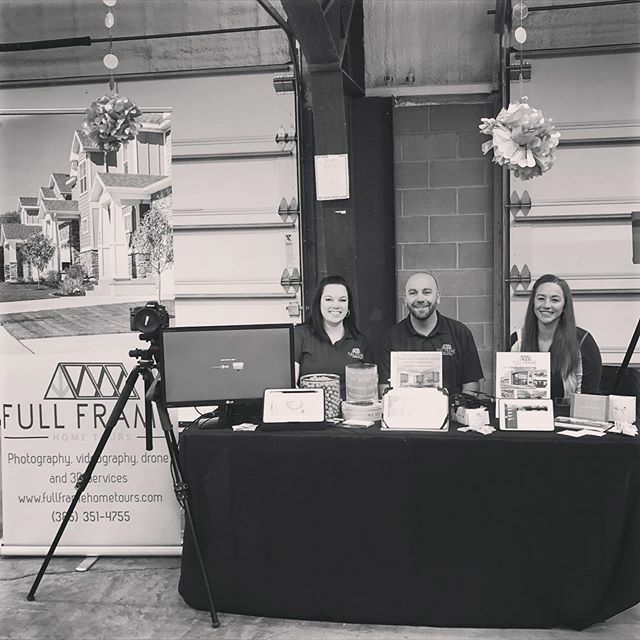theFXcreative's tweet photo. If you’re at the TCAR event today, come by and say hi! #tcar #miniconvention2020 #likeandfollowtowin #airpodpros https://t.co/9VPAqguJZv https://t.co/AvSBqXTcF0