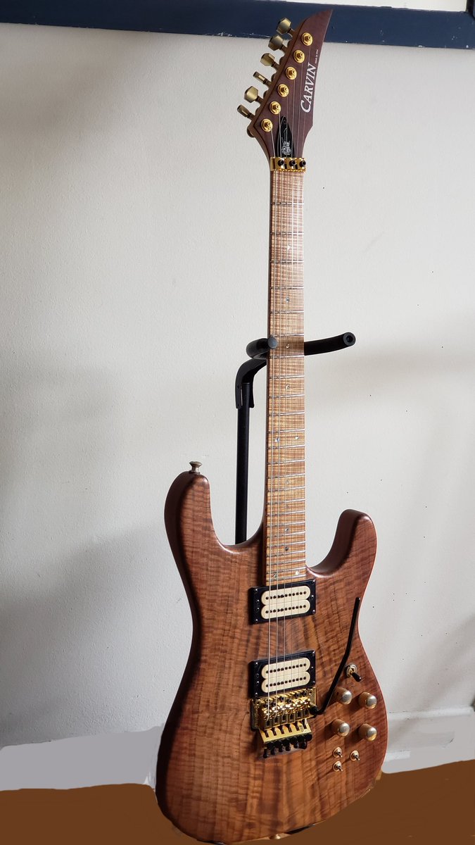 Rabih_Guitars's tweet photo. Woody The Carvin Jason Becker signature say hi 🎸. https://t.co/NIPe0zfnAg 🎵 #JB200SC #jb200 #jasonbecker #carvinguitars #kieselguitars #floydrose #tonewood #walnut #luthier #guitar #electricguitar #guitarist #iloveguitar #usamade #80smetal #maplefretboard https://t.co/Xd7bwxX2l8