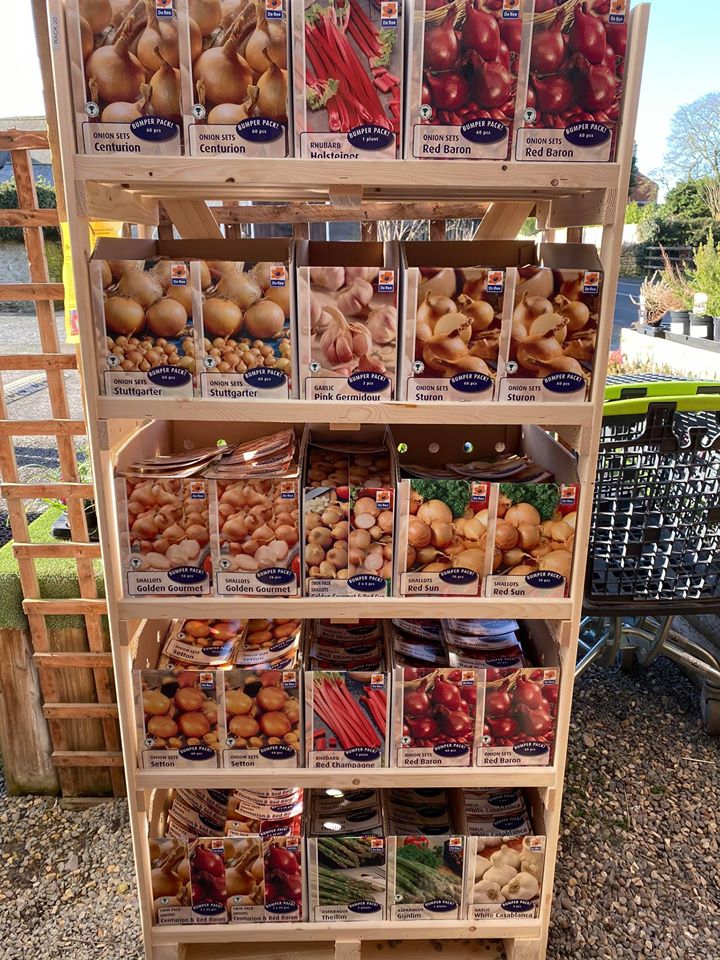 FabFarmShops's tweet photo. It's time to get growing folks!
Onions, shallots, garlic, rhubarb and asparagus are all available from @mfs_leasingham Nr #sleaford ๐ง๐ง
#manorfarmshop #farmshop #gardencentre #leasingham #growyourown #gardening #planting #vegetables https://t.co/E6pQcv1PRl