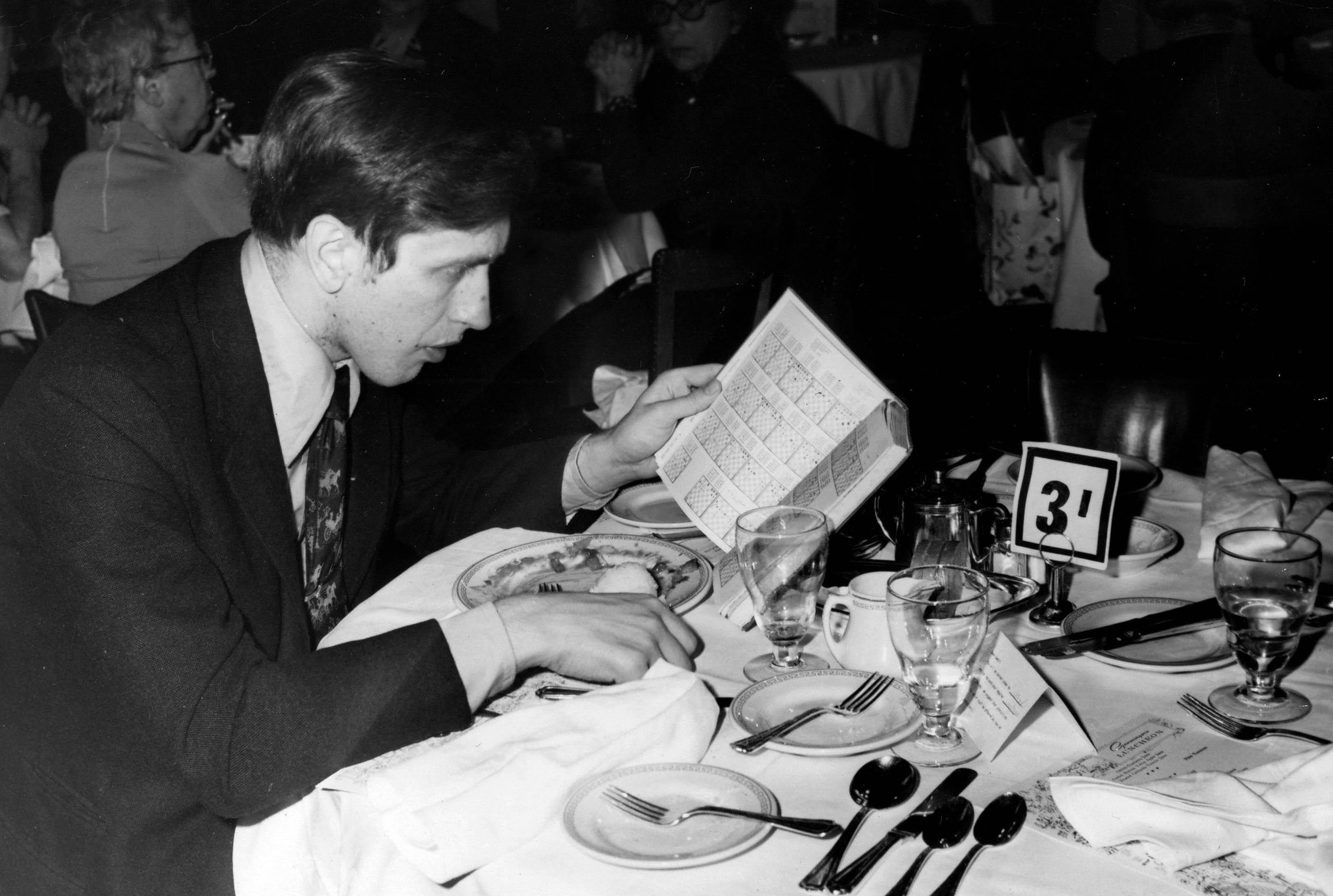 Olimpiu Di Luppi on X: Boris Spassky and Bobby Fischer at the start of one  of the games in the epic 1972 world championship match in Reykjavík.   / X