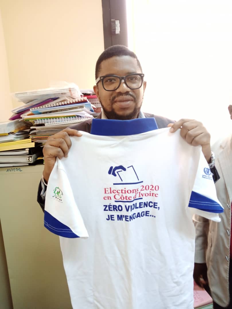 ci_jeune's tweet photo. Notre partenaire technique #Ictj a été ce matin au Ministère de l'education nationale en vue de leur presenté officiellement les gadgets de la tournée culturelle et artistique qui se tiendra du 14 au 20 Mars 2020.

@UNPeacebuilding @theICTJ
@pnudcotedivoire @Suma2000 https://t.co/C9osQS7EEQ