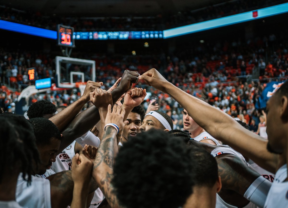 AuburnTigers's tweet image. Help us send off the squad to Nashville! 

Join us for reverse Tiger Walk TODAY at 3:30 p.m. CT outside of Auburn Arena! 

#WarEagle