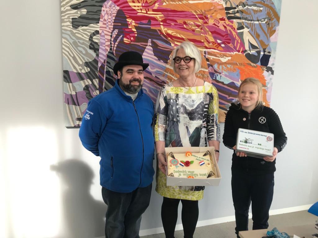 RitaNoordzij's tweet photo. Vanmiddag kreeg Willem 11 jaar de vrijwilligerswaardering opgespeld. Hij spaart al 2 jaar zijn haren voor KiKa,   Haarwensen. Deze St maakt van het gedoneerde haar haarwerken voor kinderen die kaal zijn geworden door kanker.  Met dank aan Zaankanters voor elkaar. https://t.co/NaT8039JF0