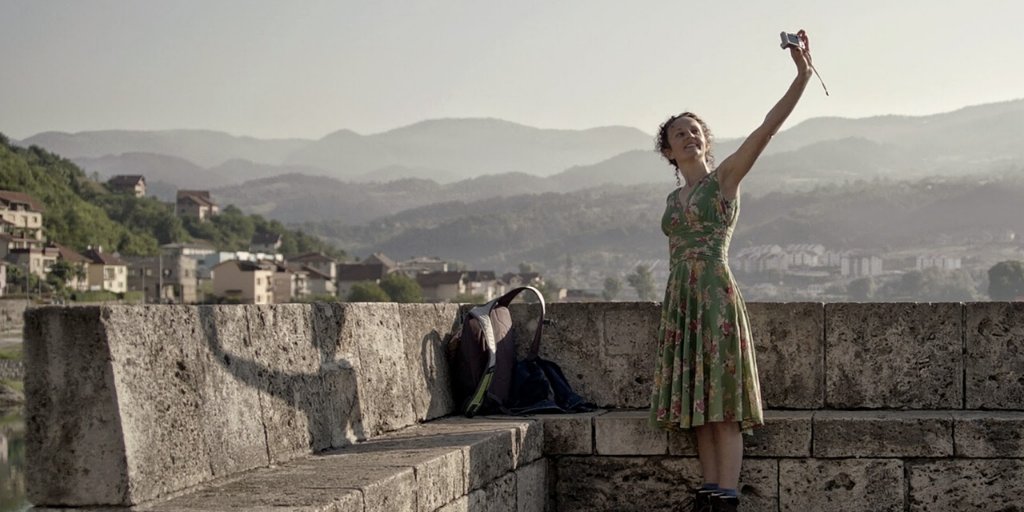 FOR THOSE WHO CAN TELL NO TALES  - Die bosnische Regisseurin Jasmila Zbanic wollte einen Film über ihr Land drehen, der die kollektive Verdrängung des Balkankriegs thematisiert. Doch wie erzählt man das, worüber niemand sprechen will? 

Jetzt anschauen 🎬
stream.realeyz.de/media/for-thos…