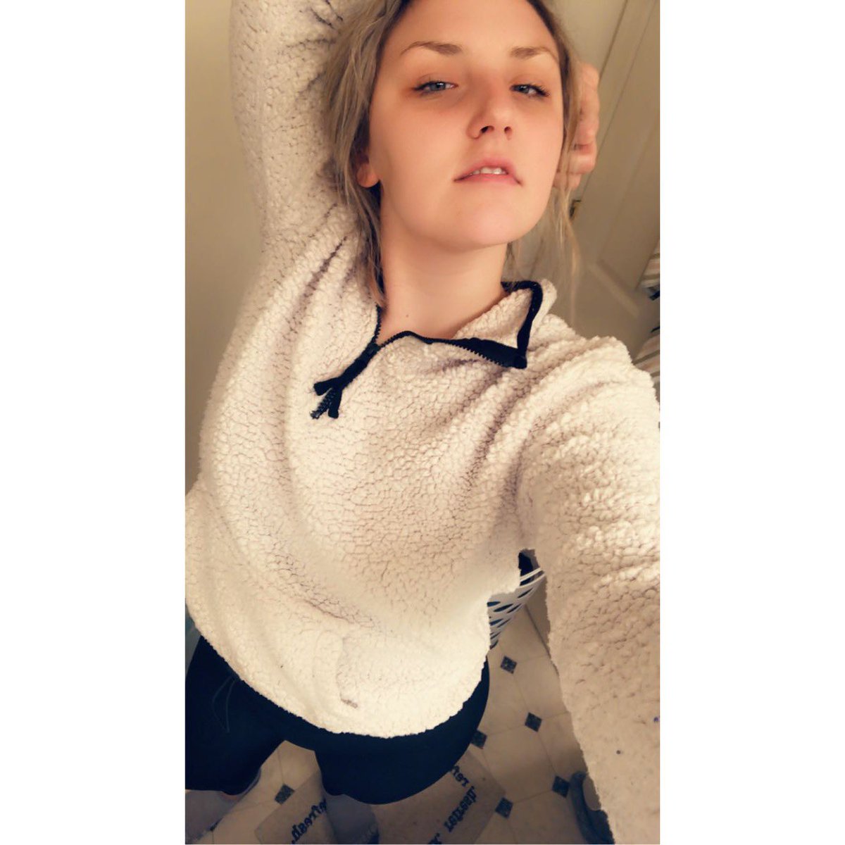 Coulda had a bad bitch

Wait.. you do 🙃