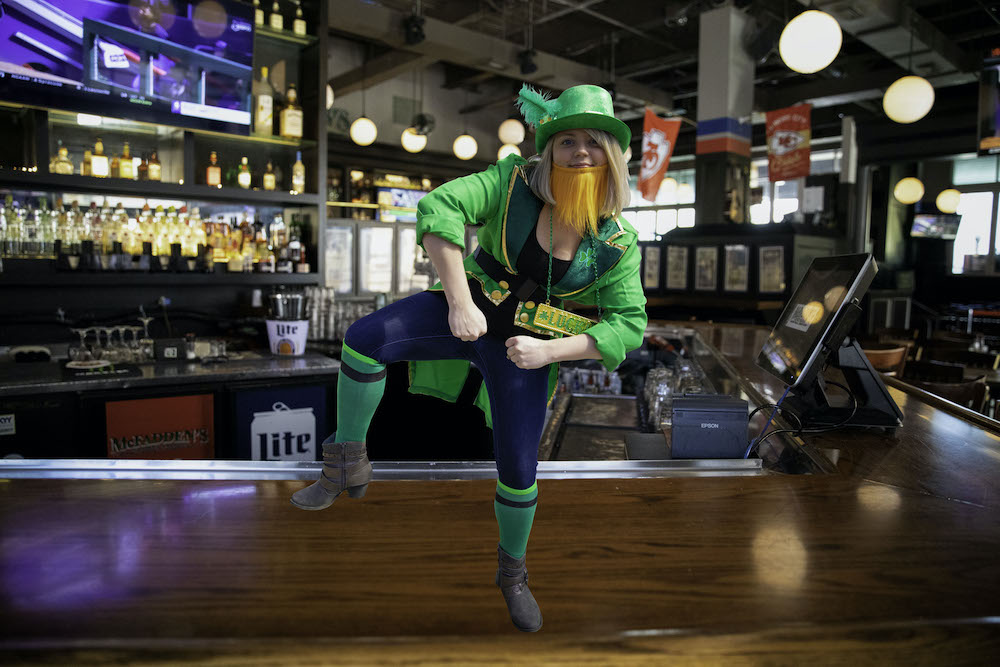 Can you catch the KC Live! leprechaun? ☘️🌈 Careful, she's tricky!