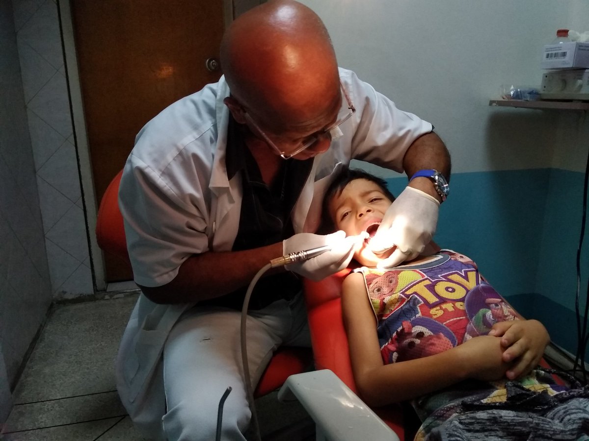fdniribarren1's tweet photo. #11Marzo Continuamos las consultas #Odontologicas en la sede de @fdniribarren1 a niños y niñas que a diario nos visitan, su higiene bucal es importante para nosotros es por ello que orientamos a los padres a que mantengan unos dientes sanos. #IribarrenMasHumano #SerGuaroMeEncanta https://t.co/0uAjO15VQ3