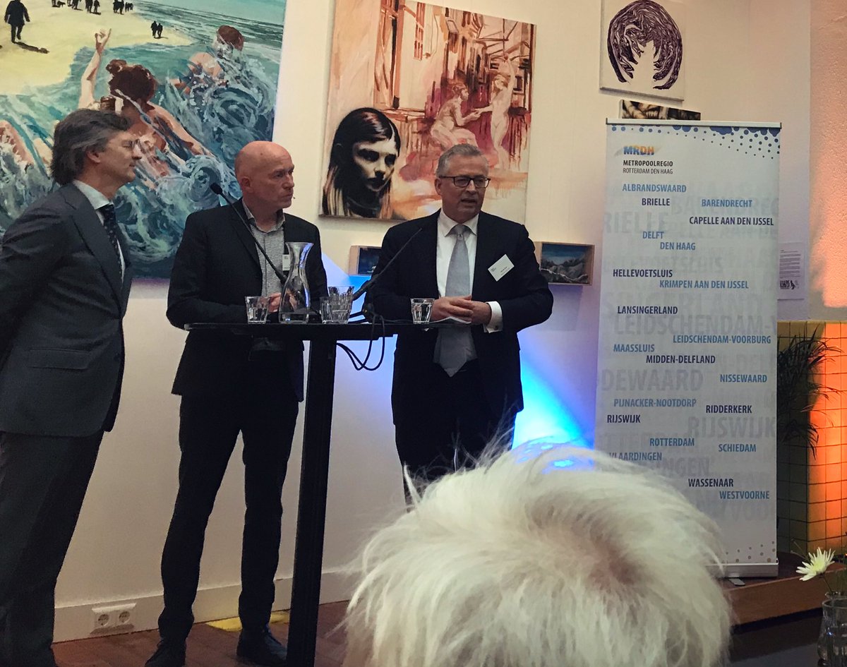 Bas_Vollebregt's tweet photo. Interessant #metropoolcafe van @Metropoolregio in #Delft vandaag in salon van @HuszarDelft.
Oa over Food Innovation Academy @VolgVlaardingen, #Quantumtechnologie @QuTech_news @tudelft @TNO_nieuws en het Nationaal #Groeifonds https://t.co/vkAc5OrJWK