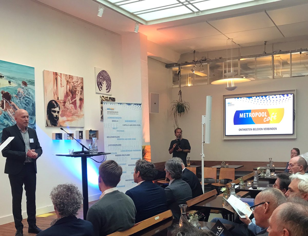 Bas_Vollebregt's tweet photo. Interessant #metropoolcafe van @Metropoolregio in #Delft vandaag in salon van @HuszarDelft.
Oa over Food Innovation Academy @VolgVlaardingen, #Quantumtechnologie @QuTech_news @tudelft @TNO_nieuws en het Nationaal #Groeifonds https://t.co/vkAc5OrJWK
