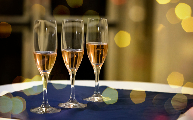 Raise your glass to some bubbles and bites! Join us for a special reception on March 13 featuring Moet Imperial Champagnes. Call (843) 363-8380 for reservations. seapines.com/events/Bubbles…