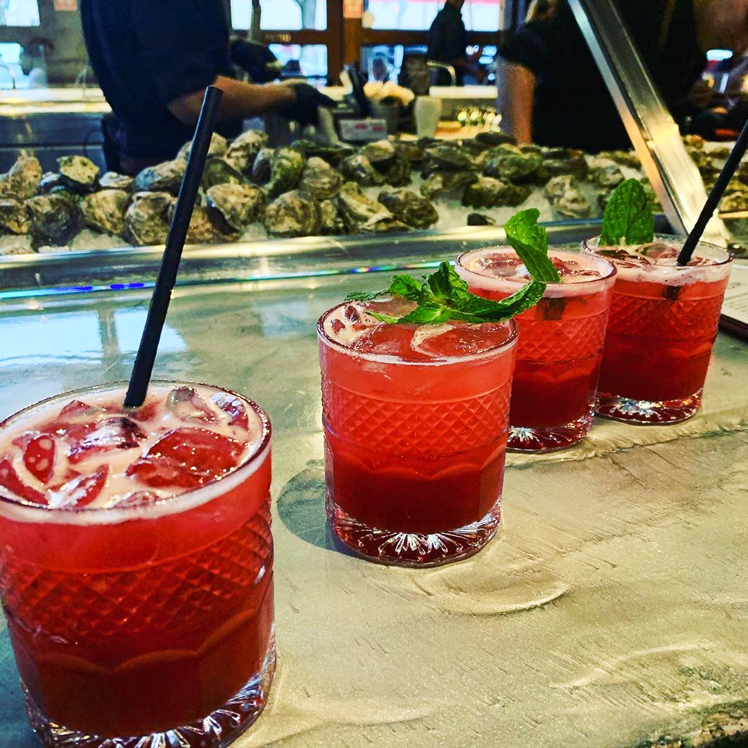 sacstation16's tweet photo. #HumpDay Happy Hour. Let's catch up! 📷c_bear80
.
.
.
.
.
#WednesdayMood #WednesdayMotivation #HumpDay #WineDownWednesday #WineNight #HappyHour #WednesdayHappyHour #HumpDayHappyHour #HappyHourSpecials #Drinks #Bar #Cocktails #CocktailBar #CraftedCocktails https://t.co/ym1dIsEeEt