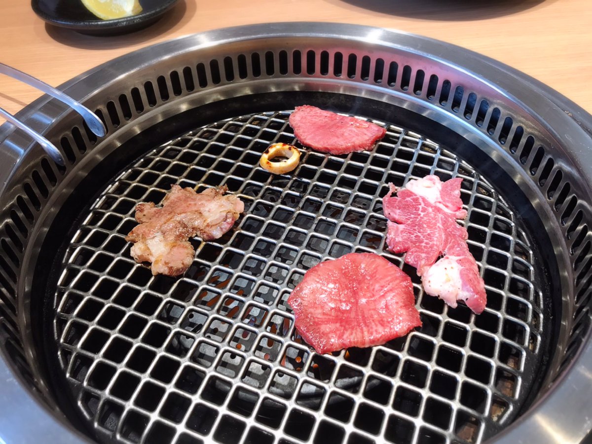 高浜佳司 A Twitter 加古川市の焼肉屋さんは美味いねん 今日はランチに京城苑 色んな部位を少しづつ 〆はカレー 最高 玉ちゃんグッジョブ 加古川市 焼肉ランチ 京城苑 加古川ランチ 加古川グルメ