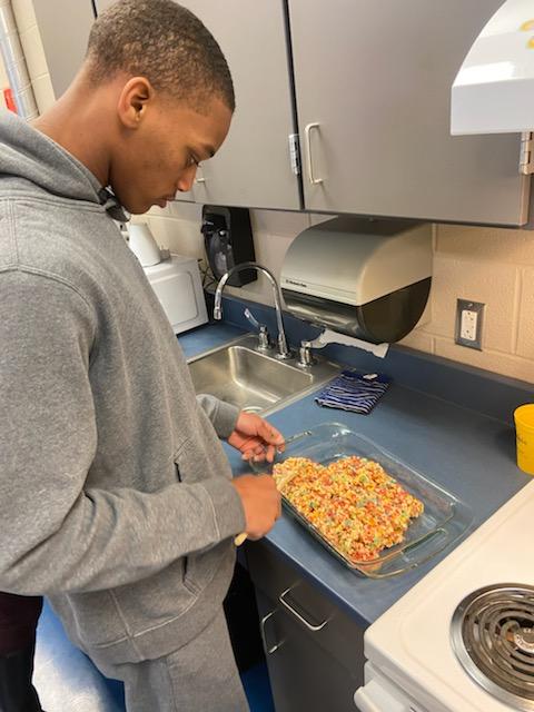 Mrs_Milton22's tweet photo. Living Skills 2 tested out a new recipe today! Fruity Rice Krispie Treats 💜💚💛❤️ Thanks to Ms. Nichols, Ms. Levert and Ms. Chadima for assisting in this activity! #Team104 #RocketPride #FunctionalCurriculum  @StreetsboroHS https://t.co/CIJo9XBhyi