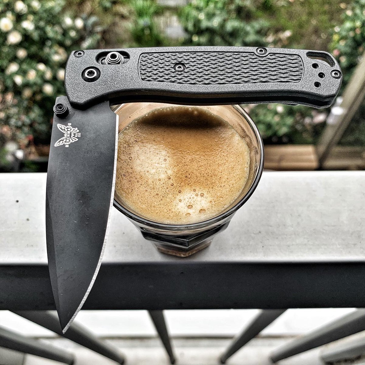 LGDL2's tweet photo. Coffee expresso &amp; CF-Elite ... #BenchmadeBugoutBK2 #BenchmadeBugout #Benchmade535 #knifeandcoffee #coffeeandknife #knifeparadise #knifeaddict #knifeporn #everydaycarryknife #edcknife #edc #edcpremium #edcaddict #haveaknifeday https://t.co/SZxUMqwXEd