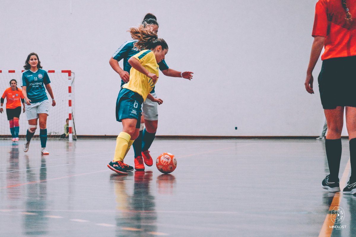 mindloststudio's tweet photo. Jogo de emoções fortes na final da taça de futsal feminino do distrito de Aveiro 🙌
.
#futsalfeminino #futsal #fca #gdg #futsalazemeis #gdgafanha #fcazemeis #futsalaveiro #afaveiro https://t.co/DyJBDAvWpC